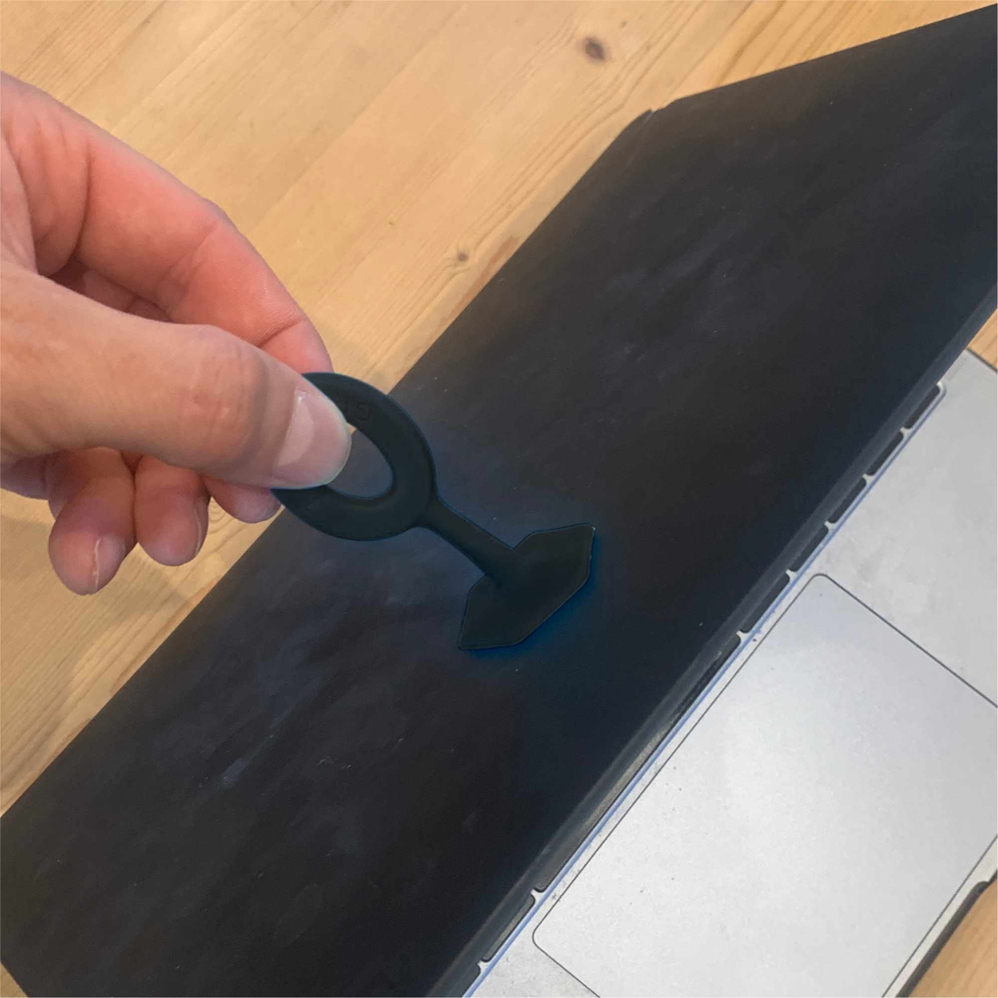 Sticky Toggle (4 Pack)